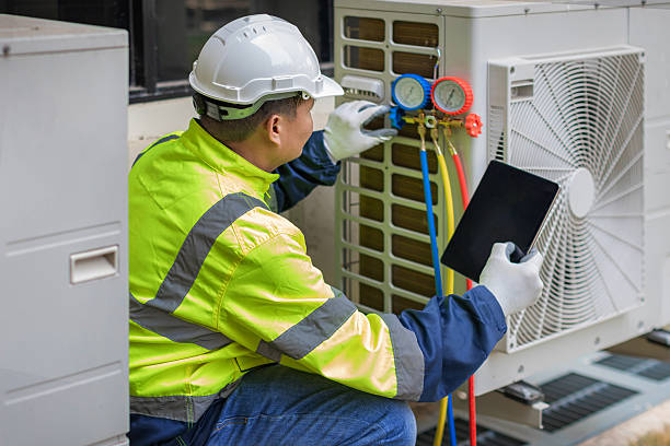 Professional Hvac technician working in Mount Pleasant, IA